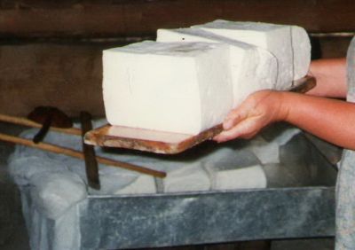 Brânză telemea, tradiție din Mărginimea Sibiului
