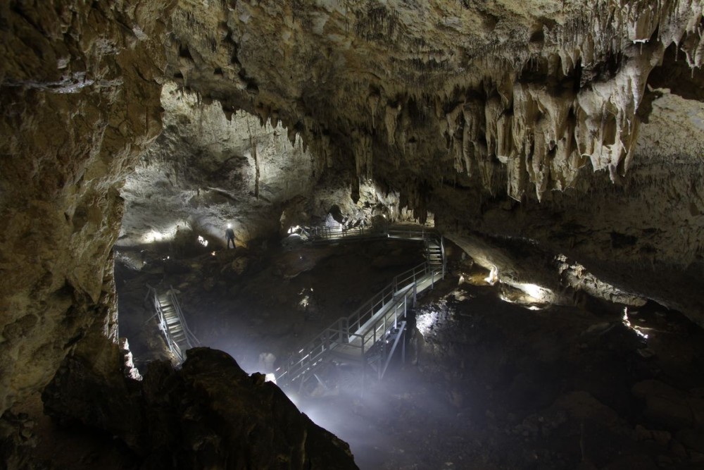 Die neueste Höhle in Rumänien: Tal der Burg in Rosenau