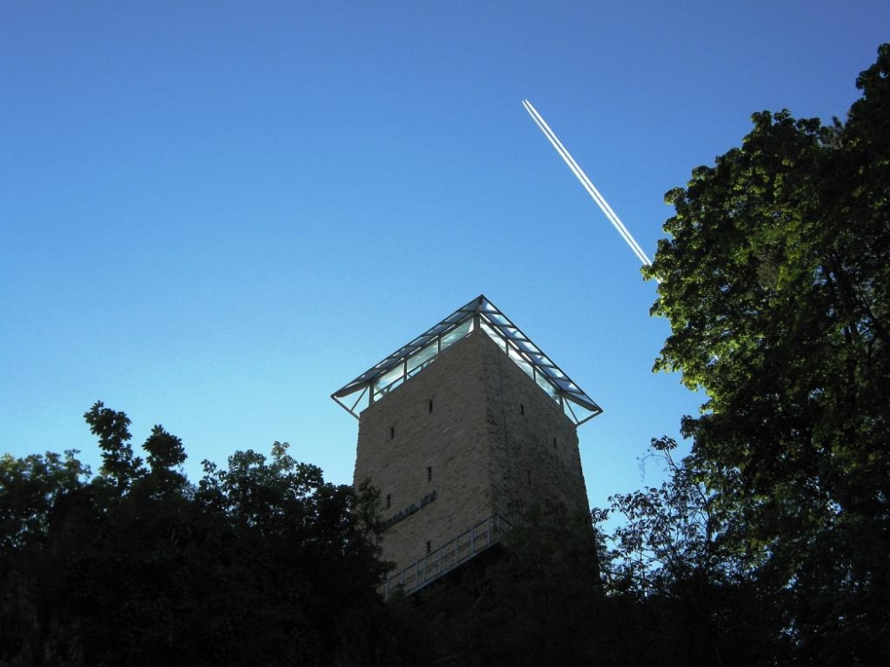 Die Geschichte des Schwarzen Turms, der erste Hüter von Kronstadt