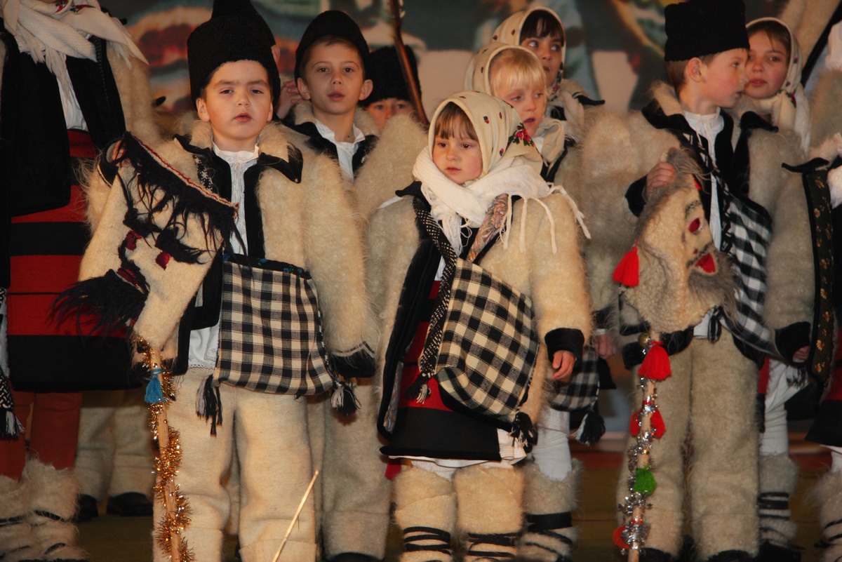 Traditionelle Weihnacht in Transsilvanien: von der vorweihnachtlichen Fastenzeit bis zu den Sternsingern auf den Dörfern