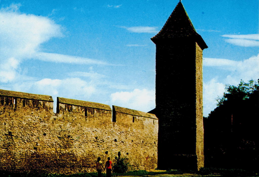 Die Legende des Studenten Turms in Mühlbach: eine Geschichte von über 500 Jahren