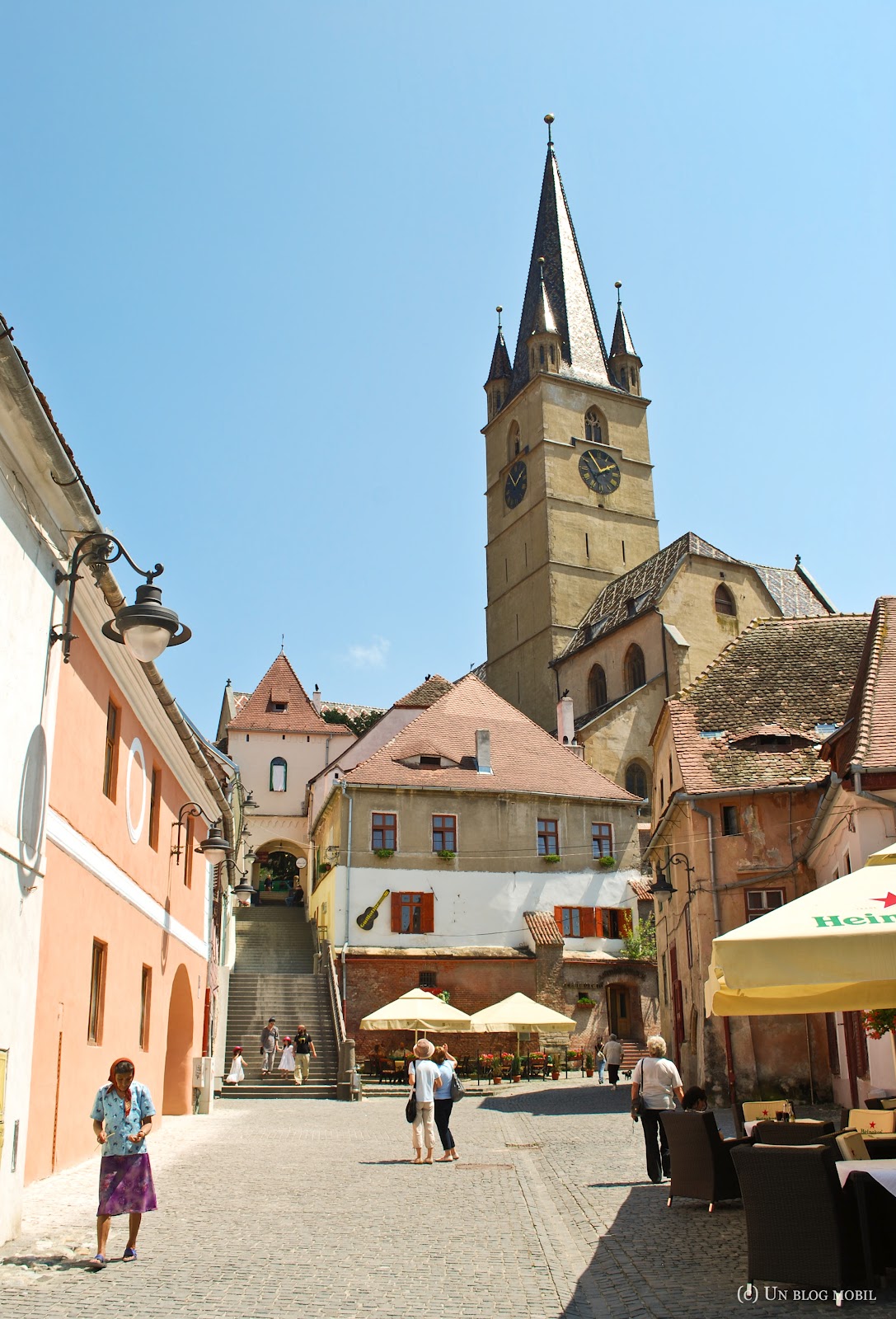 Piața Huet din Sibiu, locul în care istoria prinde viață