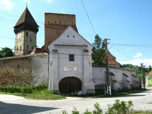 Die Wehrkirche in Hetzeldorf