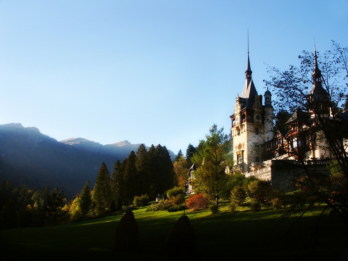 Castelul Peleș, unul dintre cele mai frumoase castele din România și Europa.